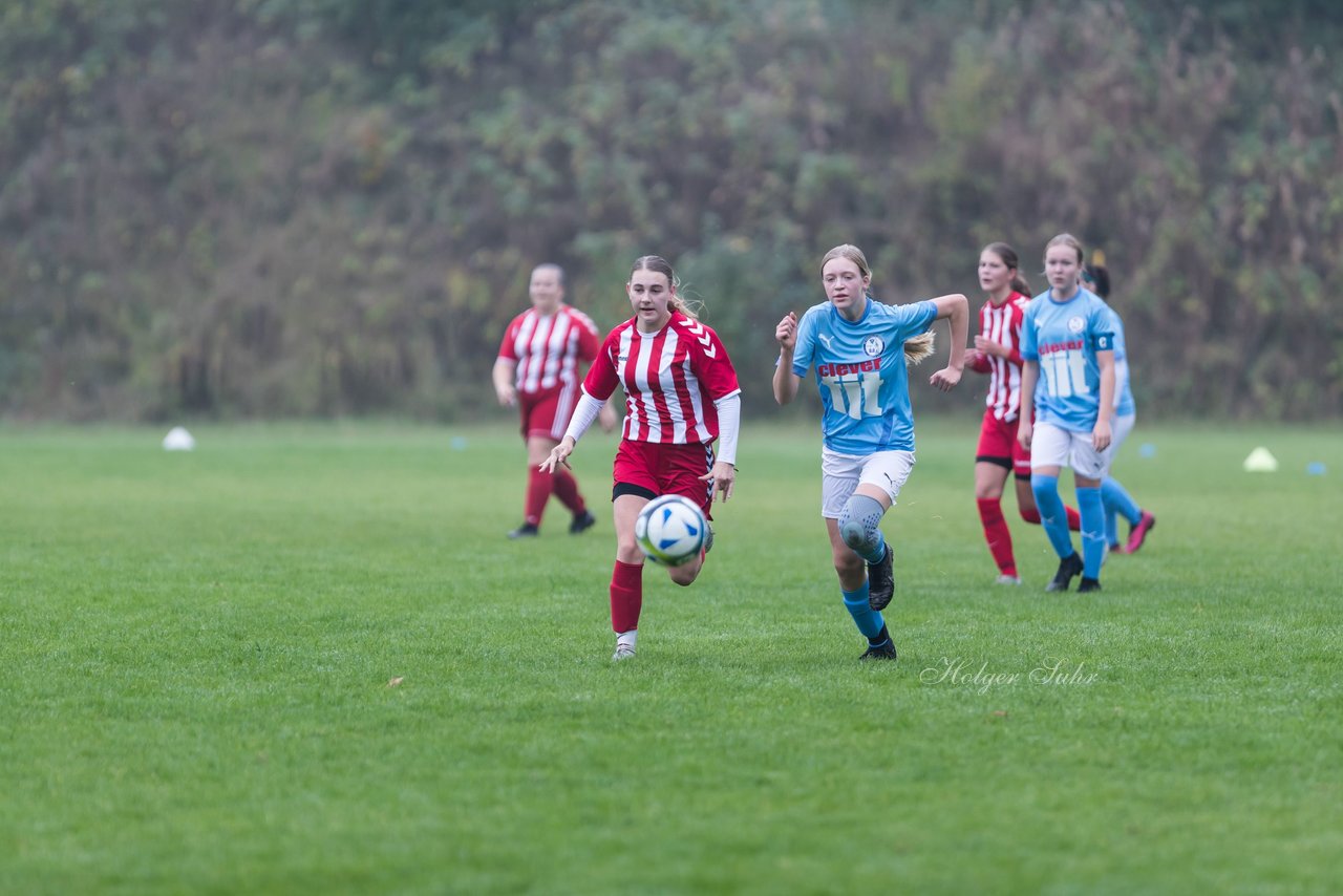 Bild 126 - wBJ TuS Tensfeld - SV Fortuna St. Juergen